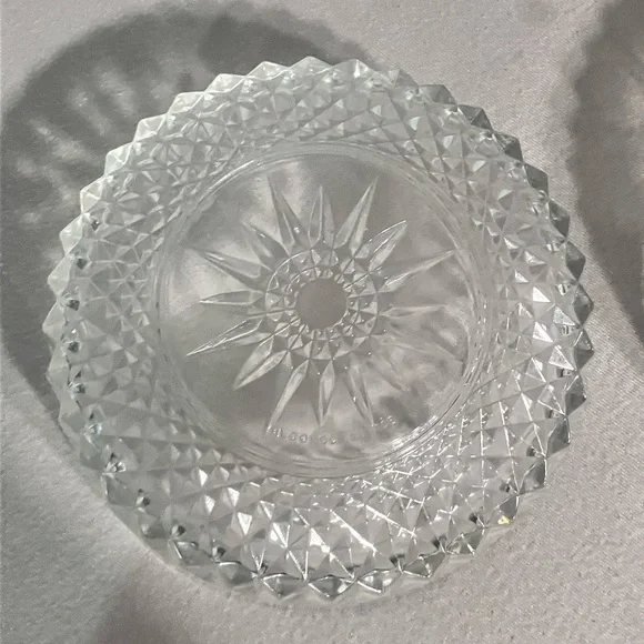 Arocroc Crystal salad bowls 8 and. 9 in  starburst pattern - Picture 8 of 8